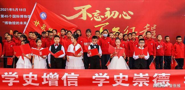 喜欢一个比我大两岁的女生合适嘛？我18她20游戏画面